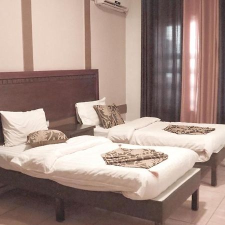 Al Fawanes Hotel Apartments Amman Zewnętrze zdjęcie