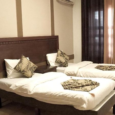 Al Fawanes Hotel Apartments Amman Zewnętrze zdjęcie