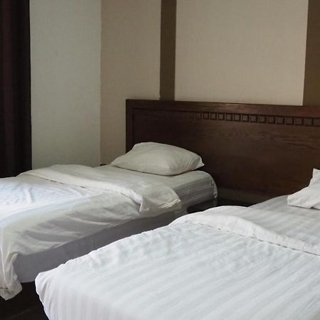 Al Fawanes Hotel Apartments Amman Zewnętrze zdjęcie