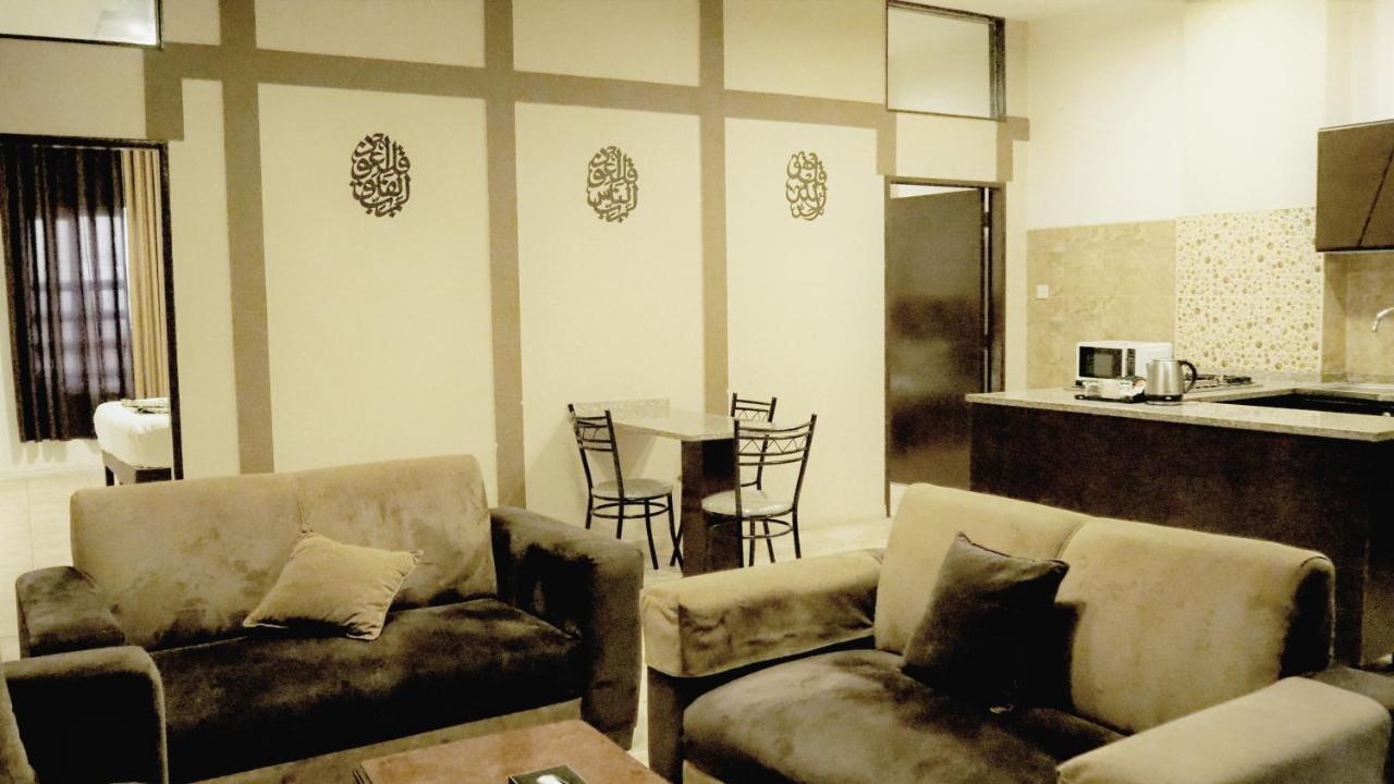 Al Fawanes Hotel Apartments Amman Zewnętrze zdjęcie