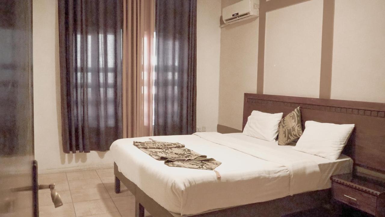 Al Fawanes Hotel Apartments Amman Zewnętrze zdjęcie