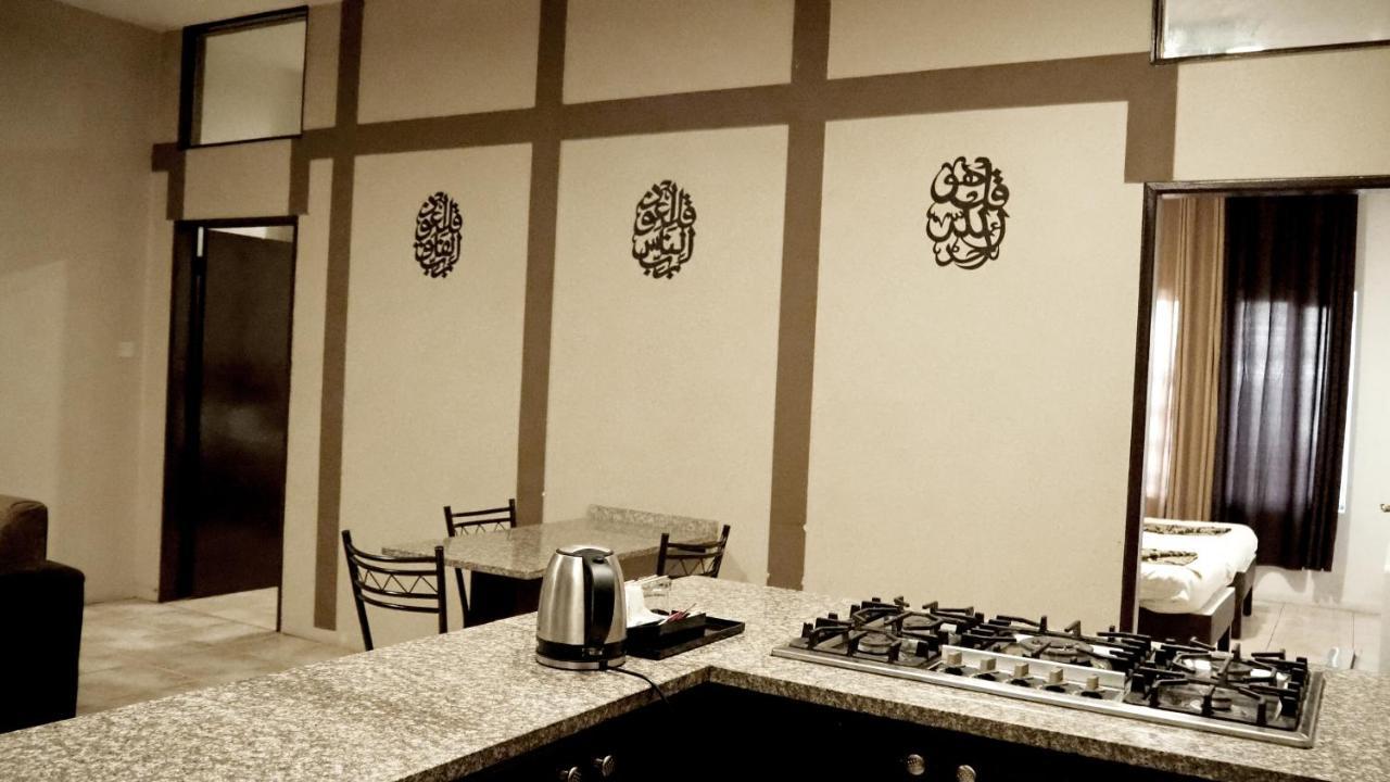 Al Fawanes Hotel Apartments Amman Zewnętrze zdjęcie