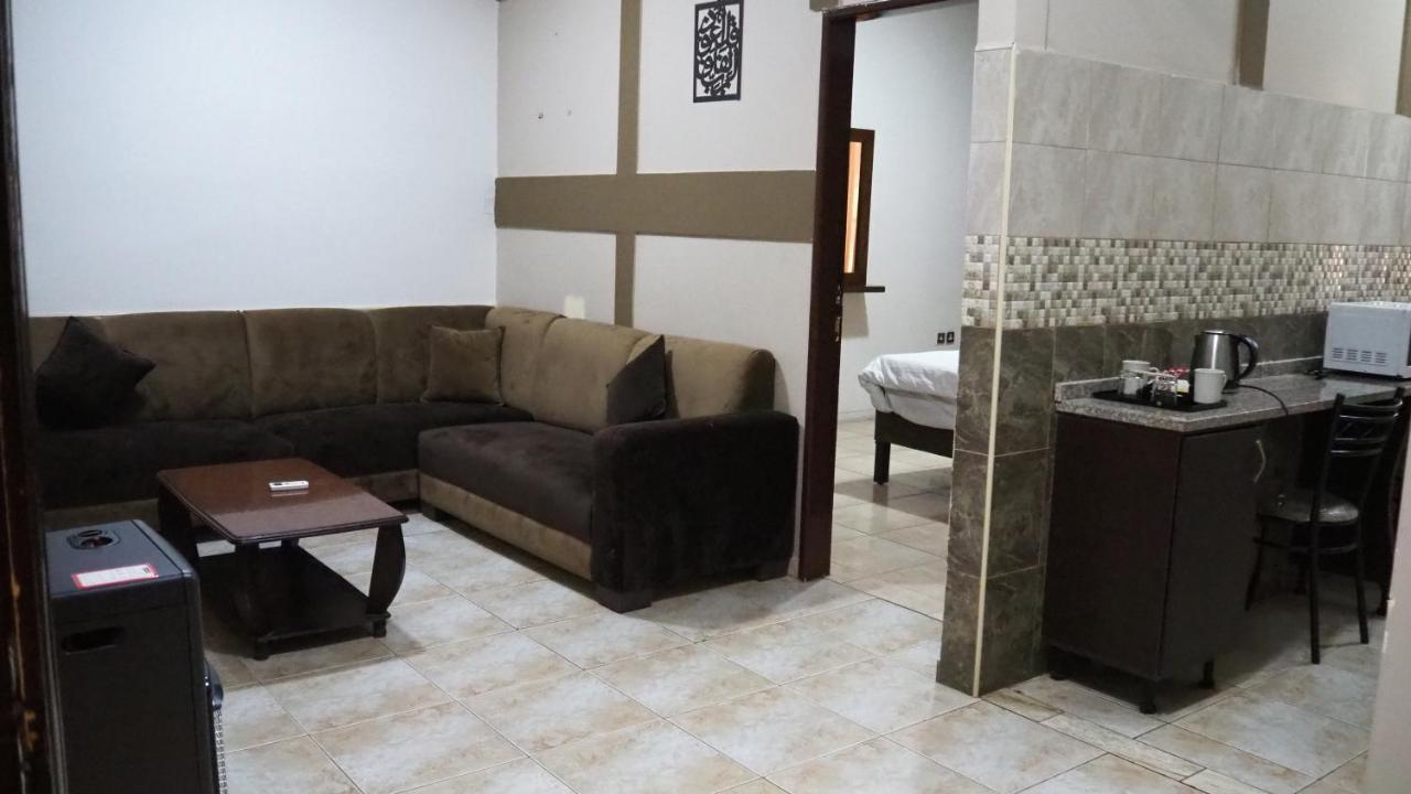 Al Fawanes Hotel Apartments Amman Zewnętrze zdjęcie