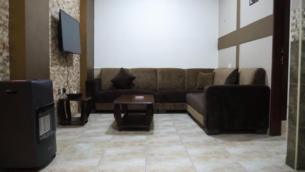 Al Fawanes Hotel Apartments Amman Zewnętrze zdjęcie